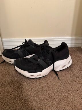On Cloud Women’s Athletic Shoes in Black/White